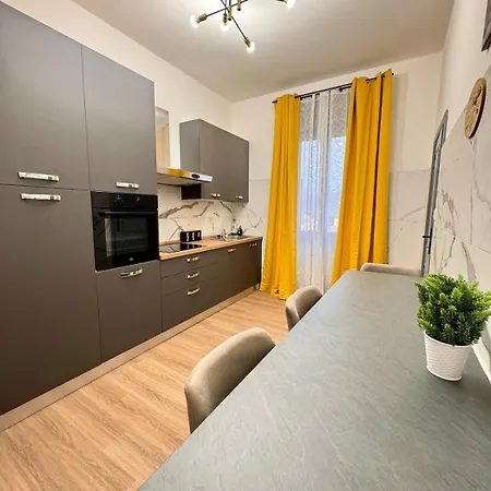 Apartamento Casa Arianna Large 4br For 8 -terrace , Near