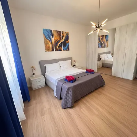 Casa Arianna Large 4br For 8 -terrace , Near Apartamento